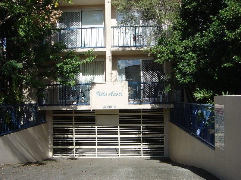 13/4 Adori Street, Chevron Island QLD 4217