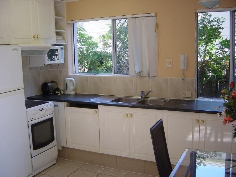 13/4 Adori Street, Chevron Island QLD 4217