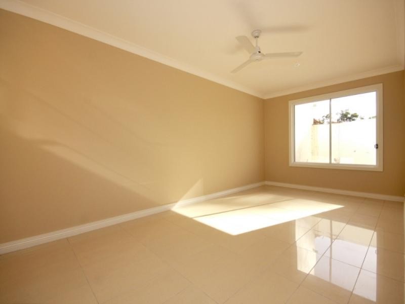 1and2/17 Andromeda Parade, Robina QLD 4226