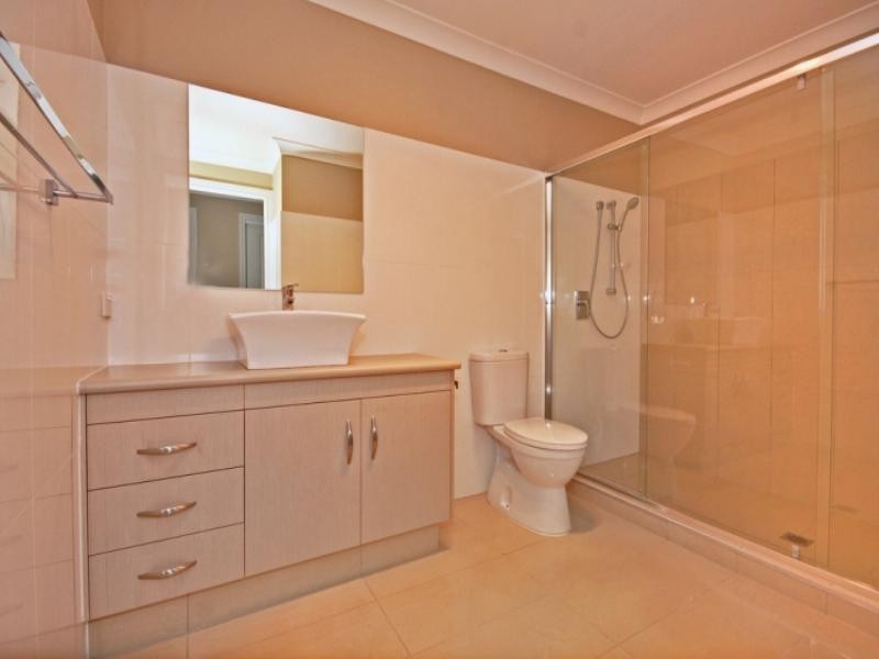 1and2/17 Andromeda Parade, Robina QLD 4226