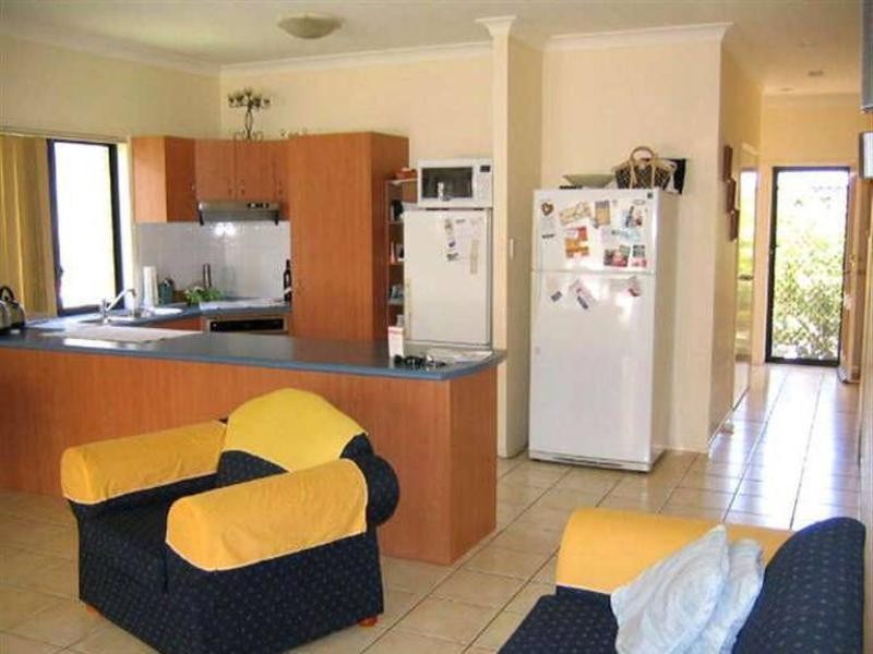 4 Duxton Drive, Varsity Lakes QLD 4227