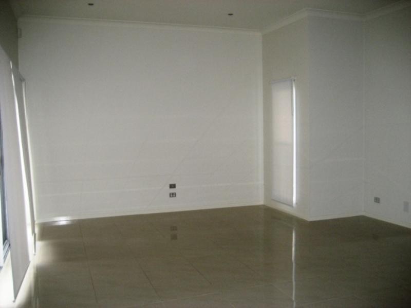 2/61 Azzura Drive, Varsity Lakes QLD 4227