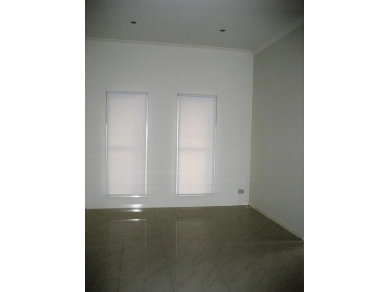 2/61 Azzura Drive, Varsity Lakes QLD 4227