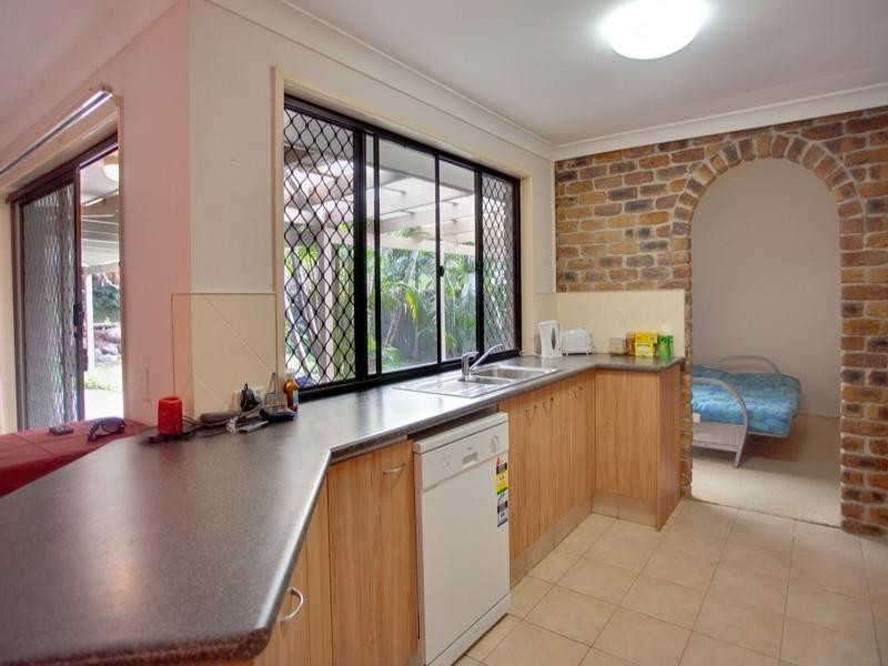 24 Indooroopilly Court, Robina QLD 4226