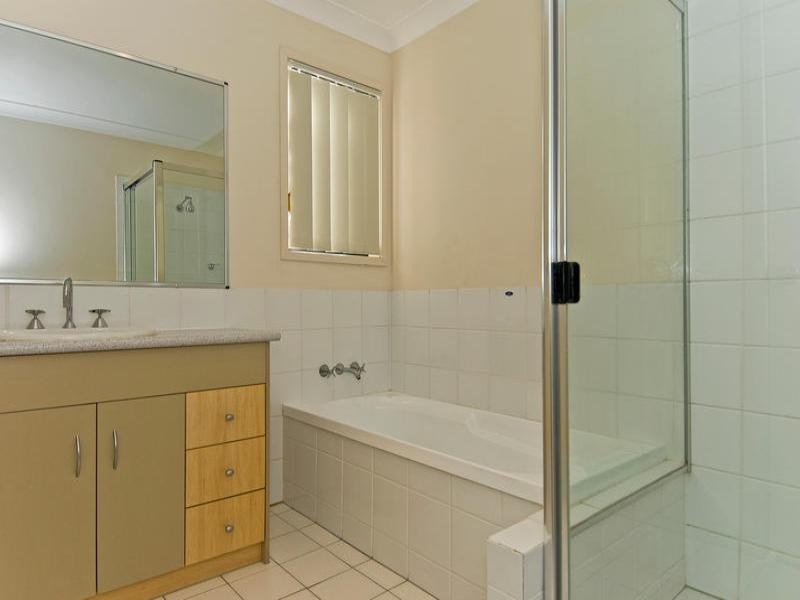 1/12 Geraldton Drive, Varsity Lakes QLD 4227