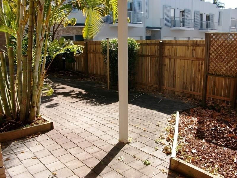 3/63 Benowa Road, Benowa QLD 4217