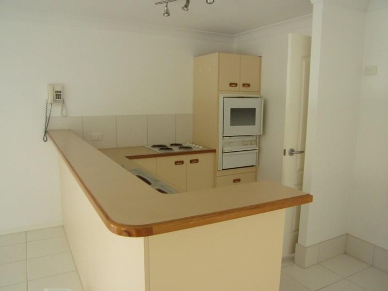 3/63 Benowa Road, Benowa QLD 4217