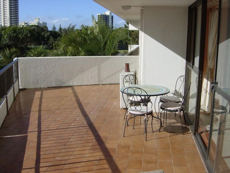 6/18 Commodore Drive, Surfers Paradise QLD 4217