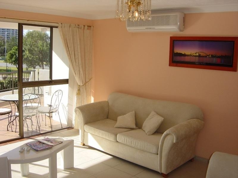 6/18 Commodore Drive, Surfers Paradise QLD 4217