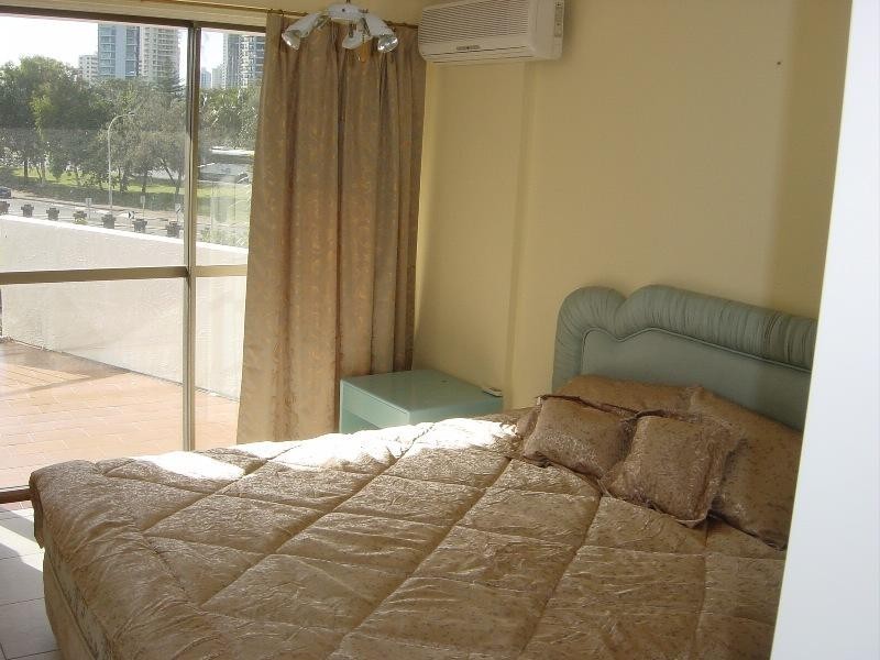 6/18 Commodore Drive, Surfers Paradise QLD 4217