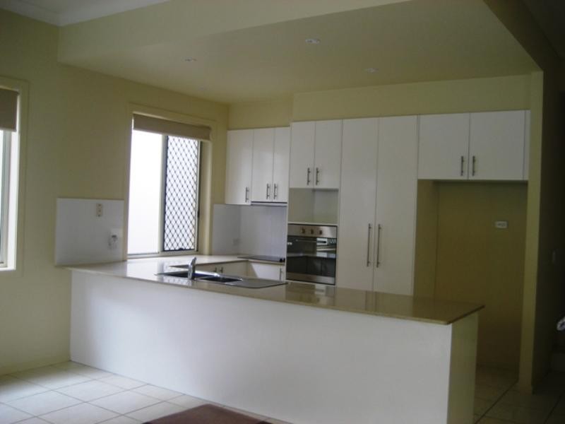 15 Pinevalley Drive, Varsity Lakes QLD 4227