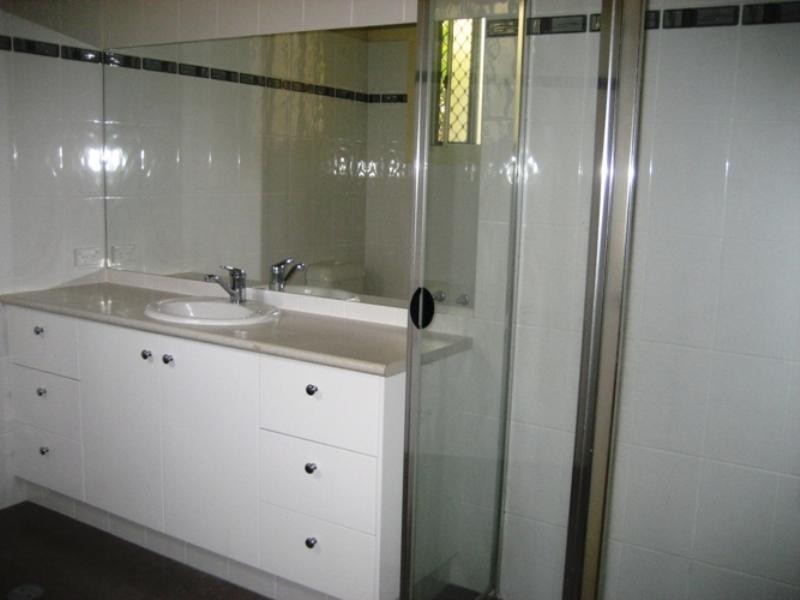 15 Pinevalley Drive, Varsity Lakes QLD 4227