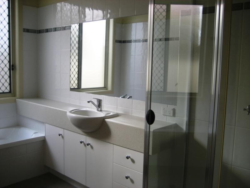 15 Pinevalley Drive, Varsity Lakes QLD 4227