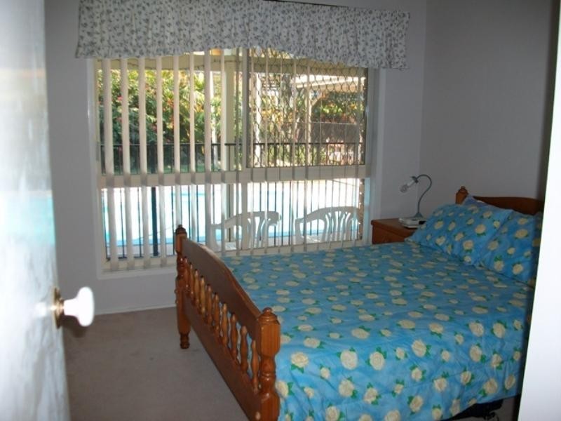 1 Lancelin Drive, Mermaid Waters QLD 4218