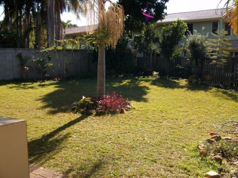 1 Lancelin Drive, Mermaid Waters QLD 4218