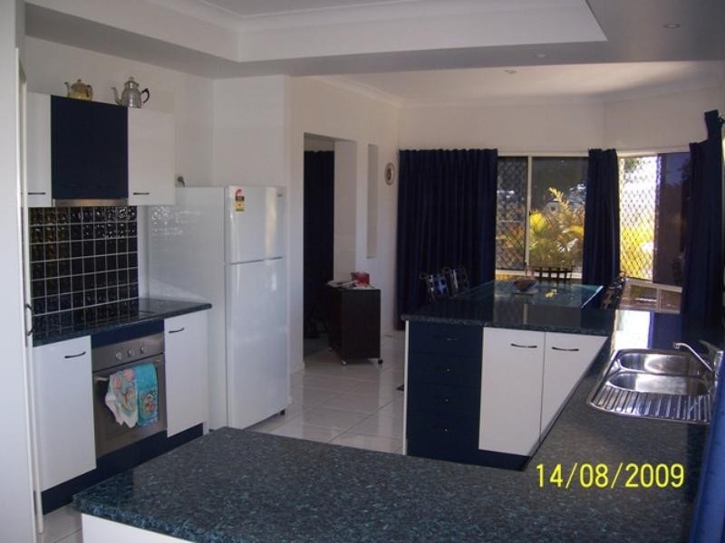 1 Moyenne Crescent, Varsity Lakes QLD 4227