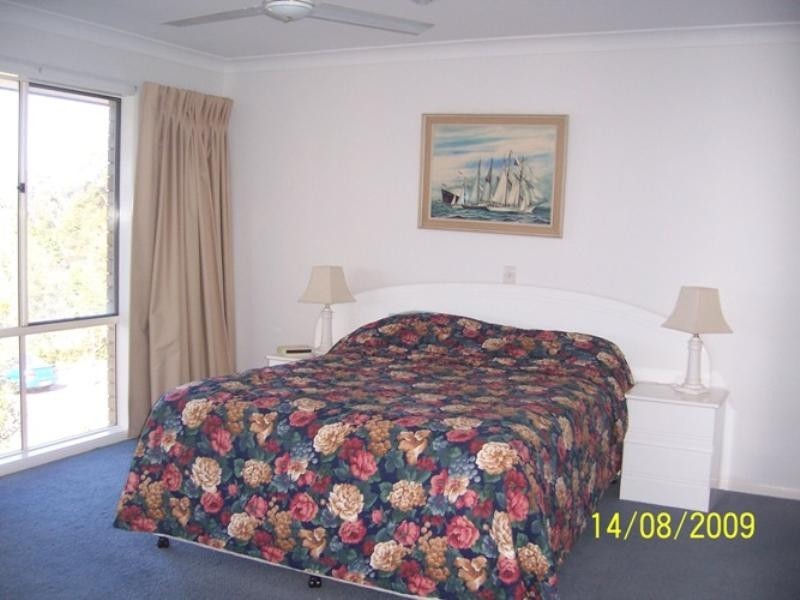 1 Moyenne Crescent, Varsity Lakes QLD 4227