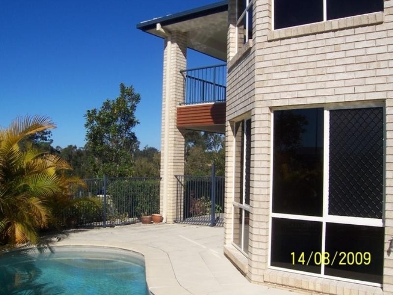 1 Moyenne Crescent, Varsity Lakes QLD 4227