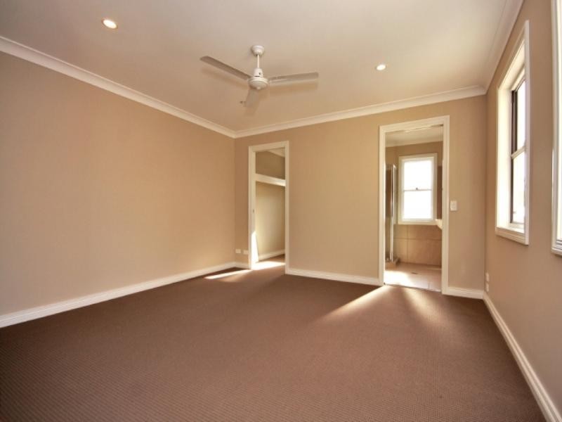 2/17 Andromeda Parade, Robina QLD 4226