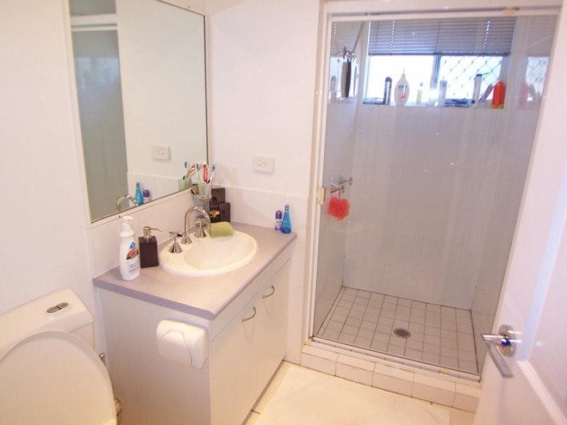 4 Alvarado Court, Broadbeach Waters QLD 4218