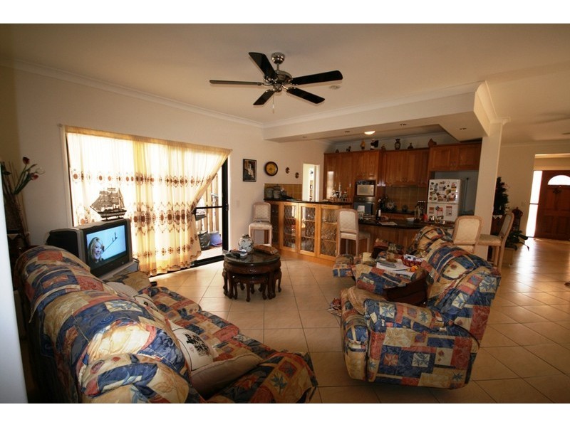 29 Lantau Crescent, Varsity Lakes QLD 4227