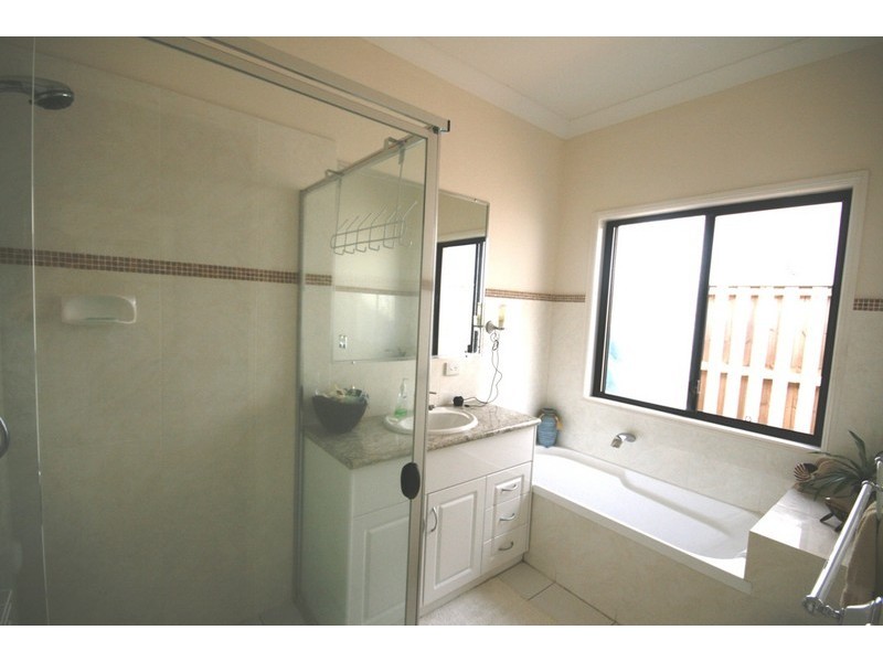 29 Lantau Crescent, Varsity Lakes QLD 4227