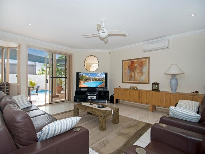 42 Kirralee Drive, Robina QLD 4226