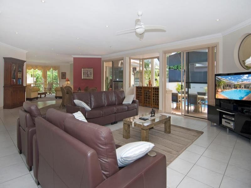 42 Kirralee Drive, Robina QLD 4226