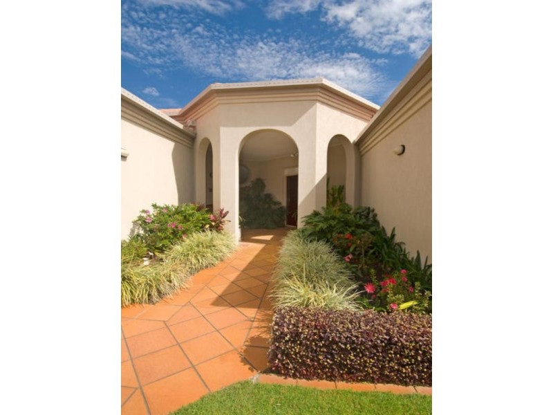 42 Kirralee Drive, Robina QLD 4226