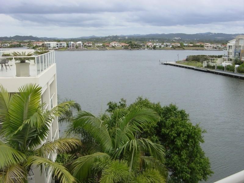 18/251 Varsity Parade, Varsity Lakes QLD 4227