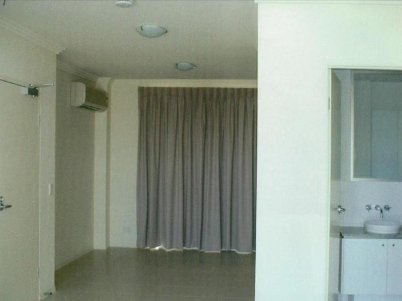 18/251 Varsity Parade, Varsity Lakes QLD 4227