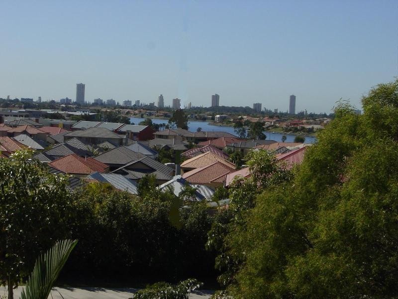 28 Mapleton Circuit, Varsity Lakes QLD 4227