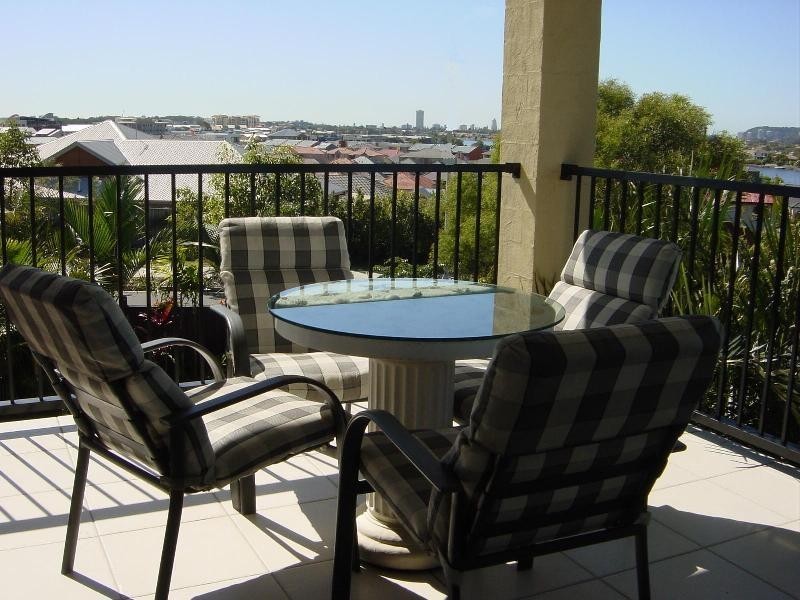 28 Mapleton Circuit, Varsity Lakes QLD 4227