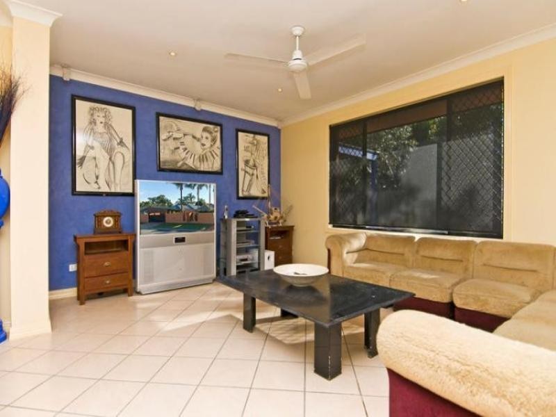 3 Rumrunner Street, Mermaid Waters QLD 4218