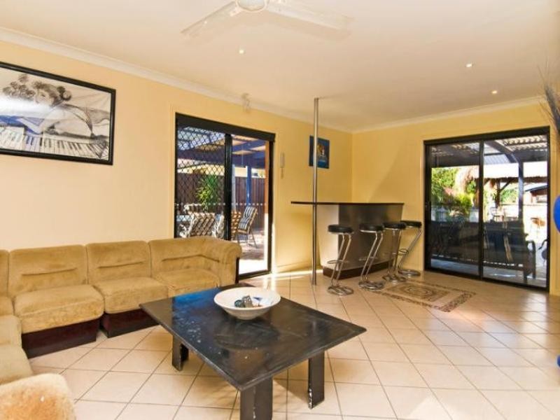 3 Rumrunner Street, Mermaid Waters QLD 4218