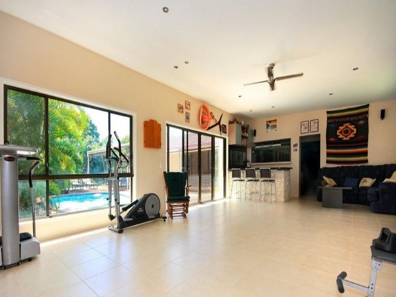 16 Baron Court, Tallai QLD 4213