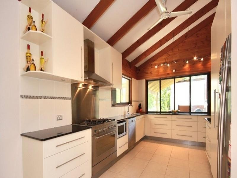 16 Baron Court, Tallai QLD 4213