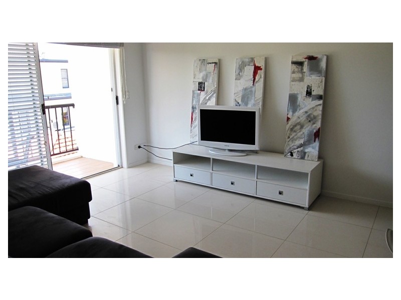 18/15 Surf Street, Mermaid Beach QLD 4218