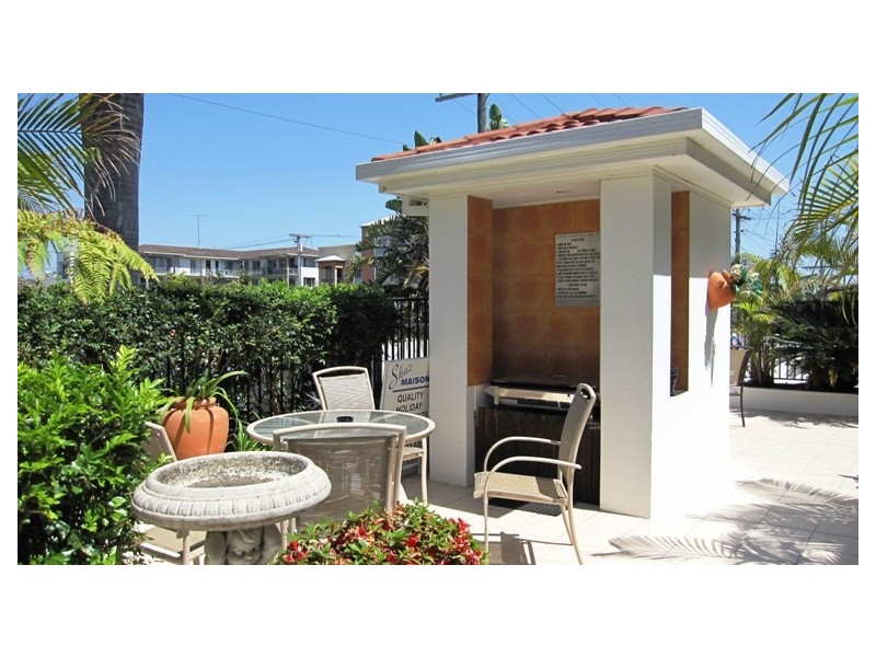 18/15 Surf Street, Mermaid Beach QLD 4218