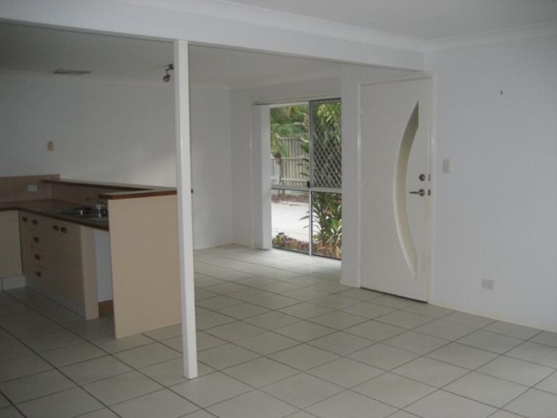 4/63 Benowa Road, Southport QLD 4215