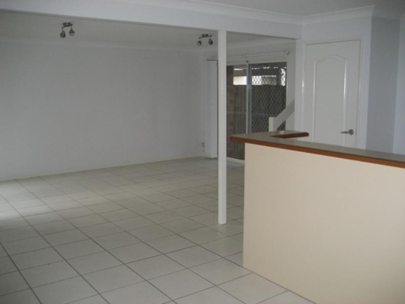 4/63 Benowa Road, Southport QLD 4215