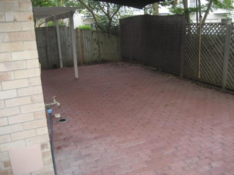 4/63 Benowa Road, Southport QLD 4215