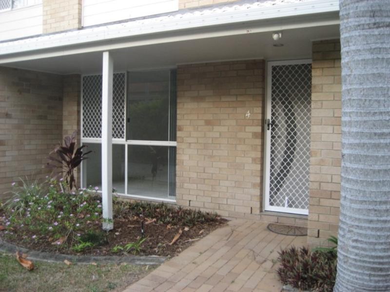 4/63 Benowa Road, Southport QLD 4215