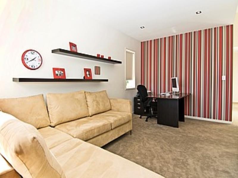 15 Port Peyra Crescent, Varsity Lakes QLD 4227