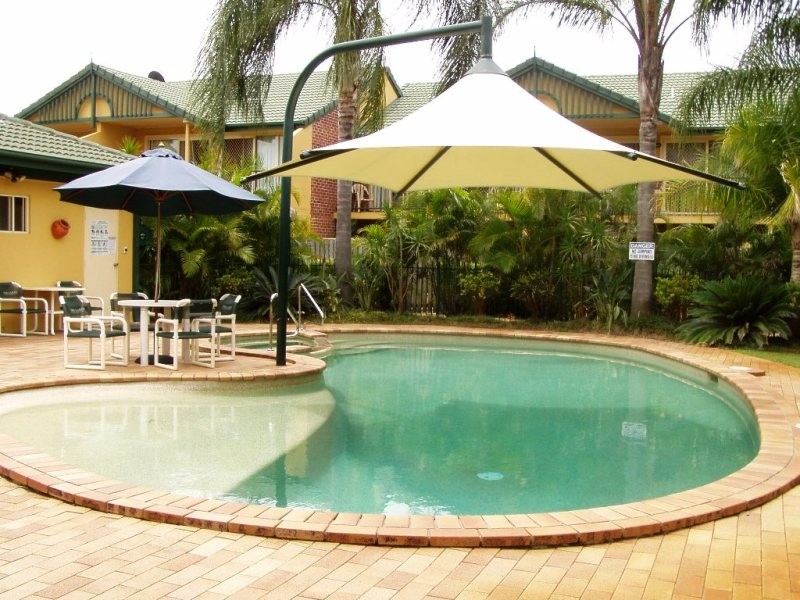 Clear Island Waters QLD 4226