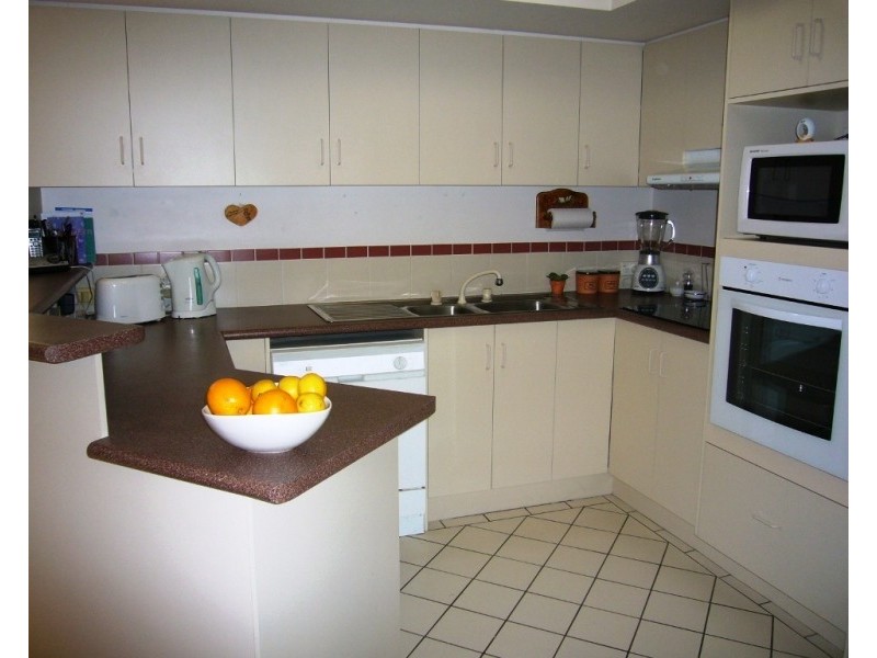 Clear Island Waters QLD 4226