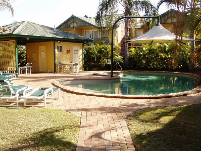 Clear Island Waters QLD 4226