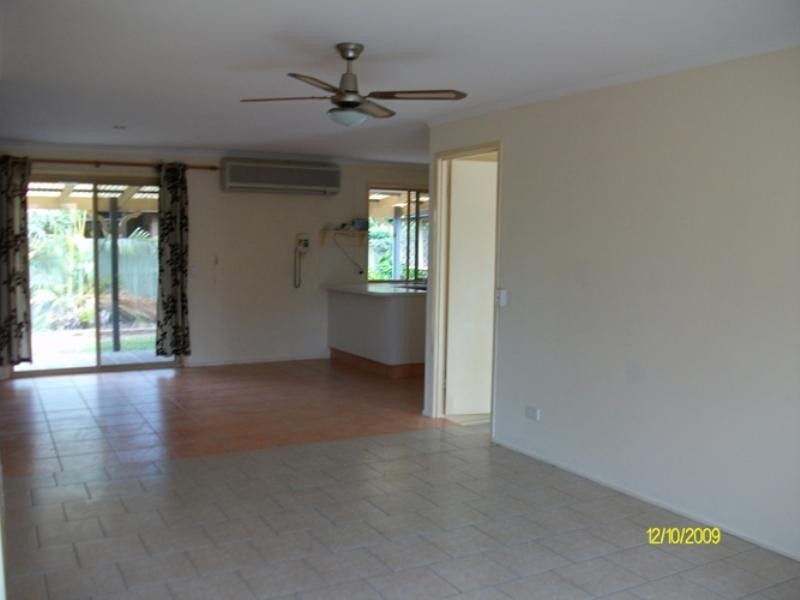 6 Triscay Place, Varsity Lakes QLD 4227