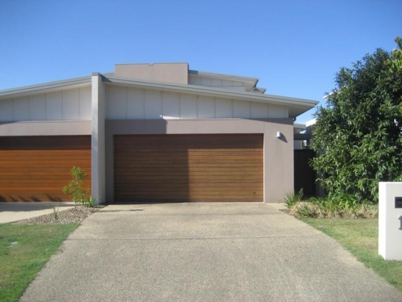 16 Riverwalk Avenue, Robina QLD 4226