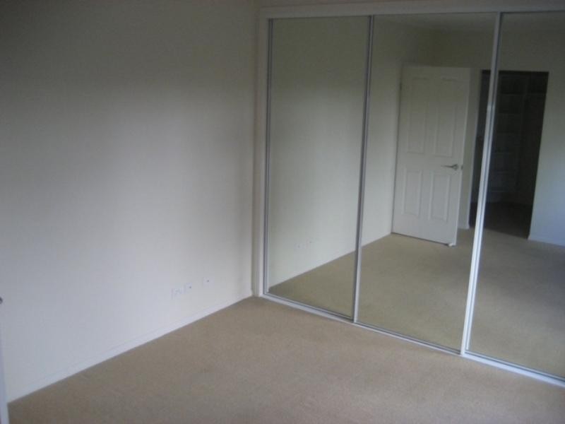 16 Riverwalk Avenue, Robina QLD 4226